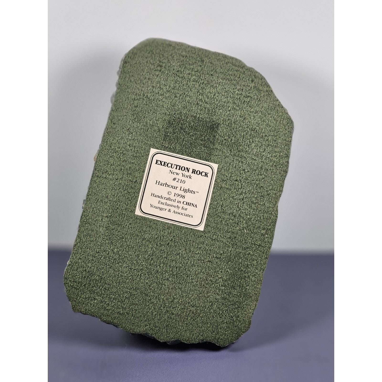 Harbour Lights Execution Rock Lighthouse 1998 w/ COA