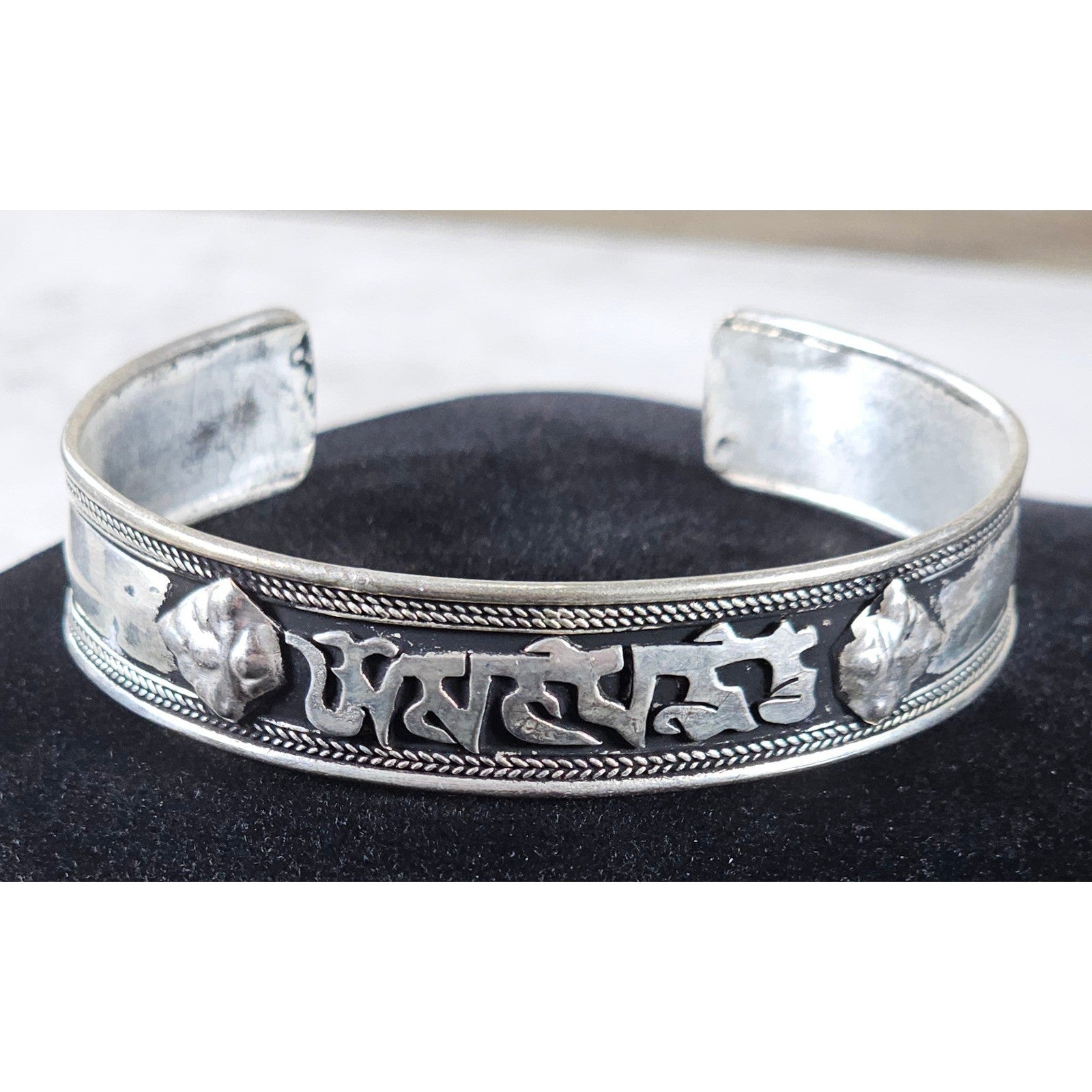 Vintage Silver Tone Cuff Bracelet Script Panel Leaf Accents