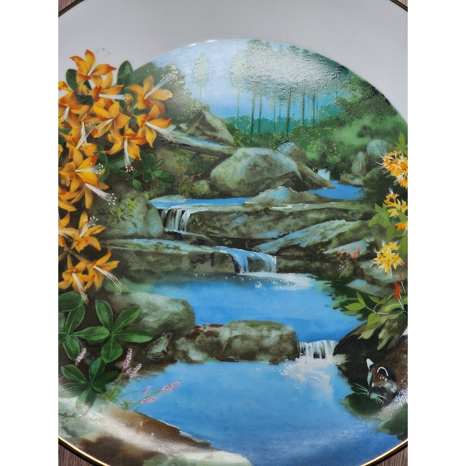 Royal Windsor Wild Honeysuckle Collector Plate Wildflowers of the South