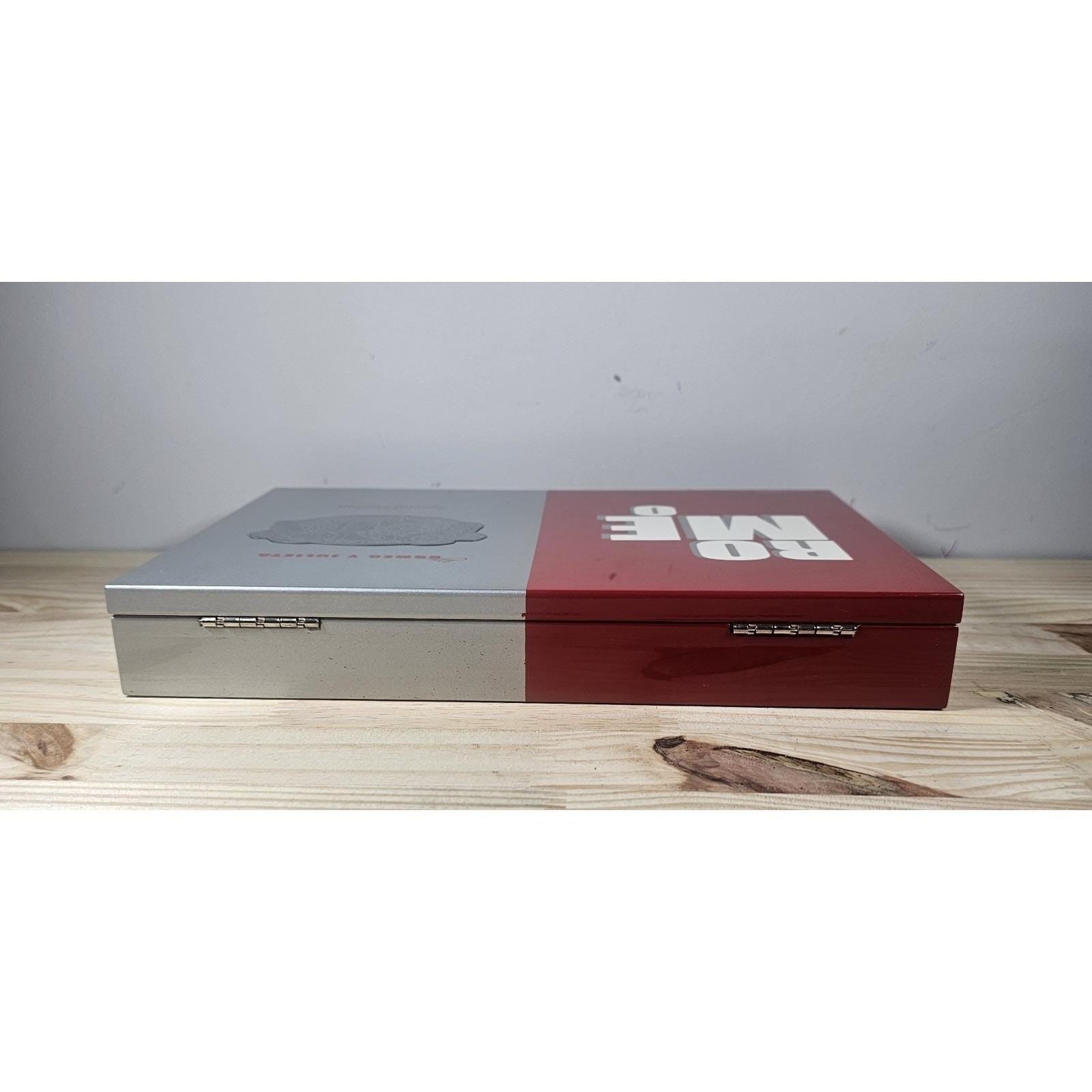 Romeo y Julieta Gran Bully Cigar Box Red Silver Hinged Case