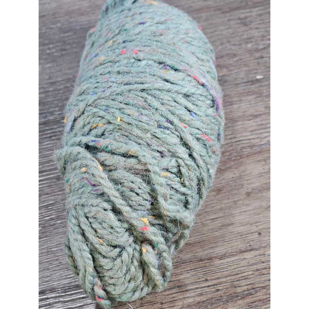 Vintage London Tweed Yarn 50g Wool Blend Green Speckled Skein