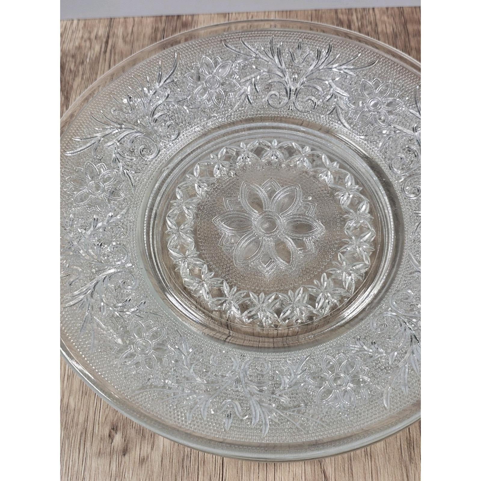 Anchor Hocking Sandwich Glass Salad Plates Set of 4 7.25" Floral