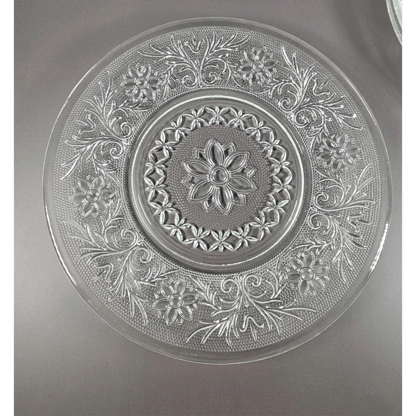 Anchor Hocking Sandwich Glass Salad Plates Set of 4 7.25" Floral