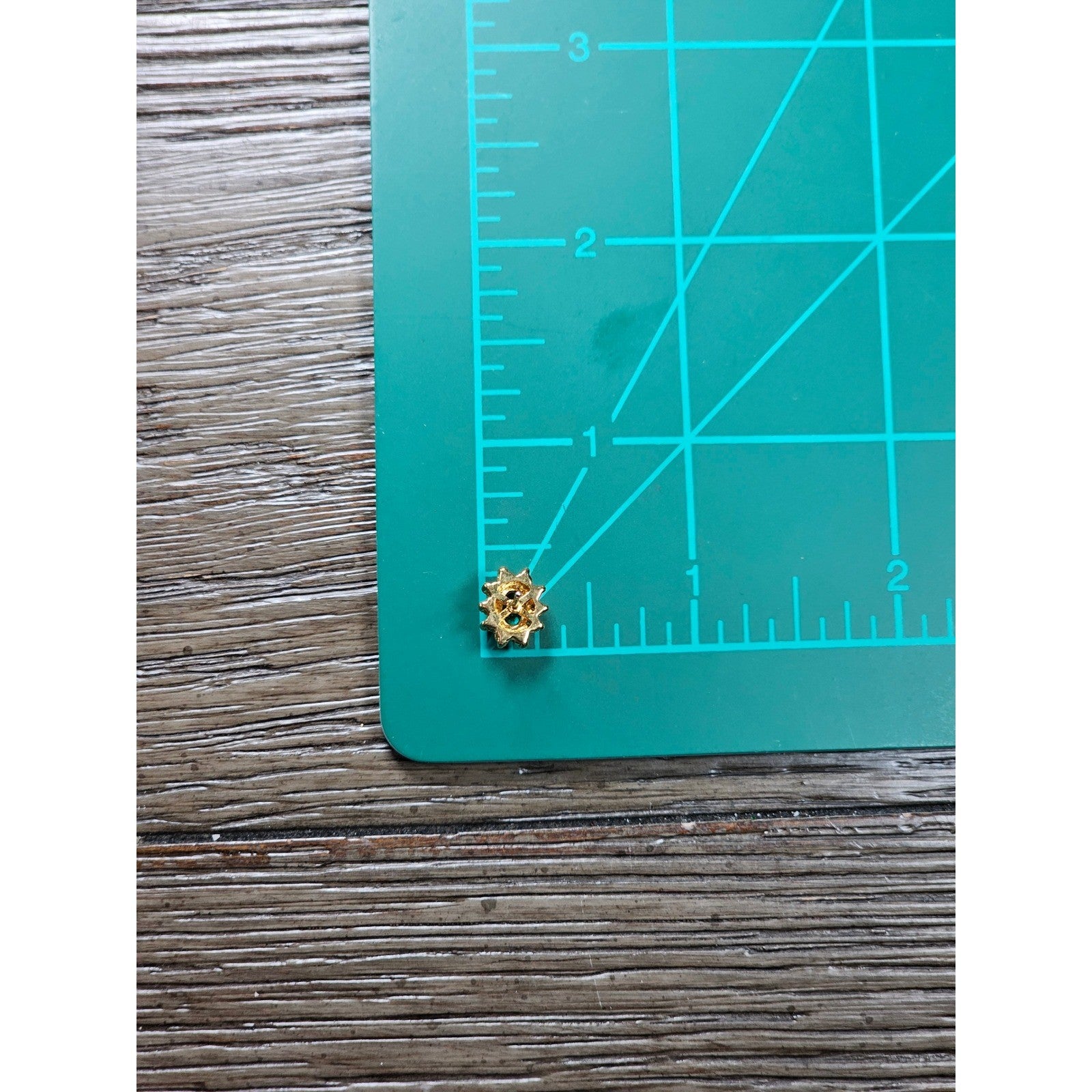 Vintage Green Oval Stud Earrings Gold Tone Halo Rhinestones