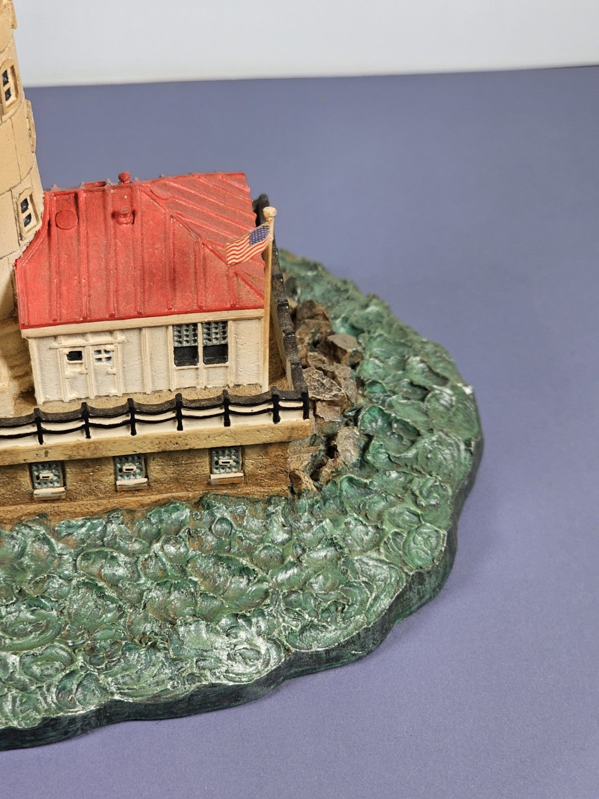 1993 DANBURY MINT CHICAGO HARBOR LIGHT HISTORIC LIGHTHOUSES