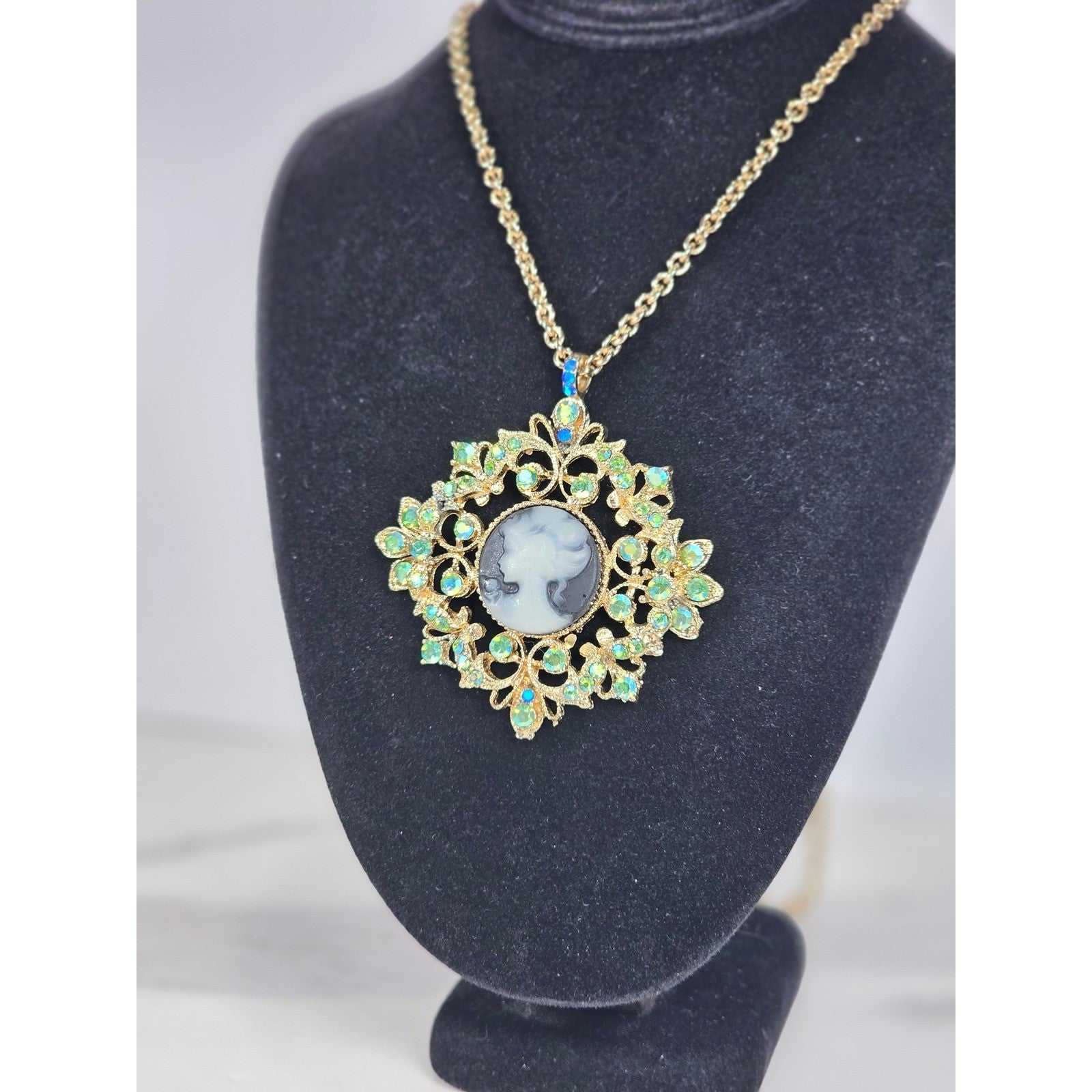 Vintage Cameo Pendant Necklace Gold Tone Aurora Borealis Rhinestones