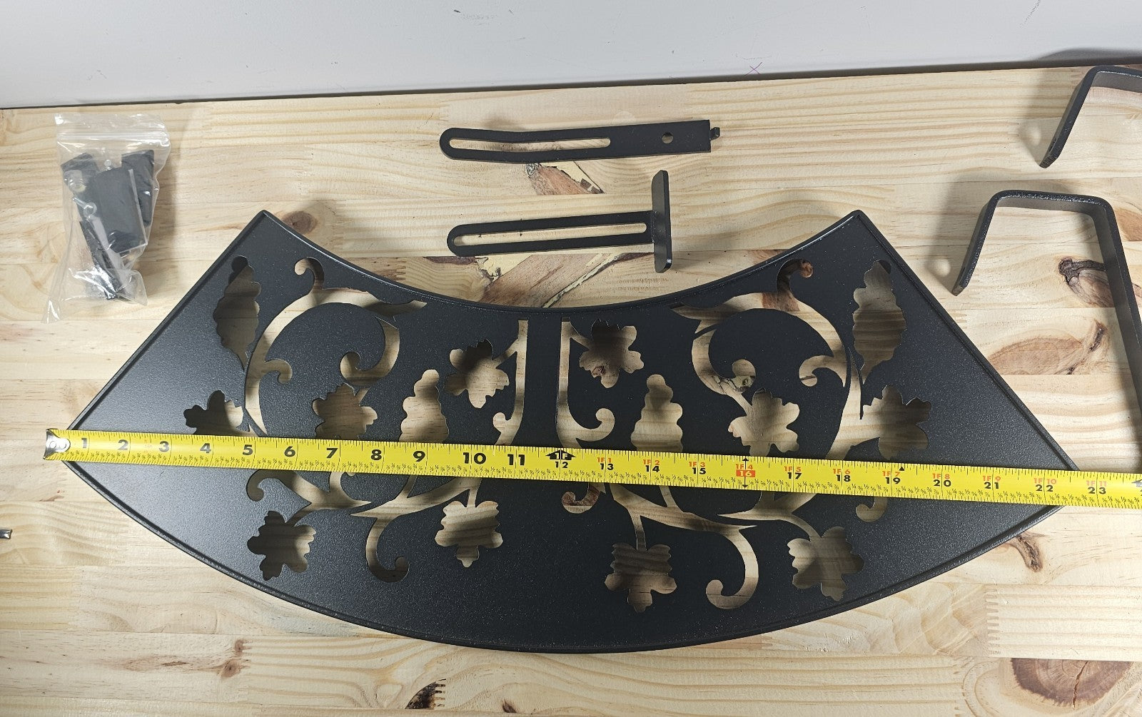 Floral Design Iron Tabletop Stand For Garden Pots Heavy & Durable Black Finish W