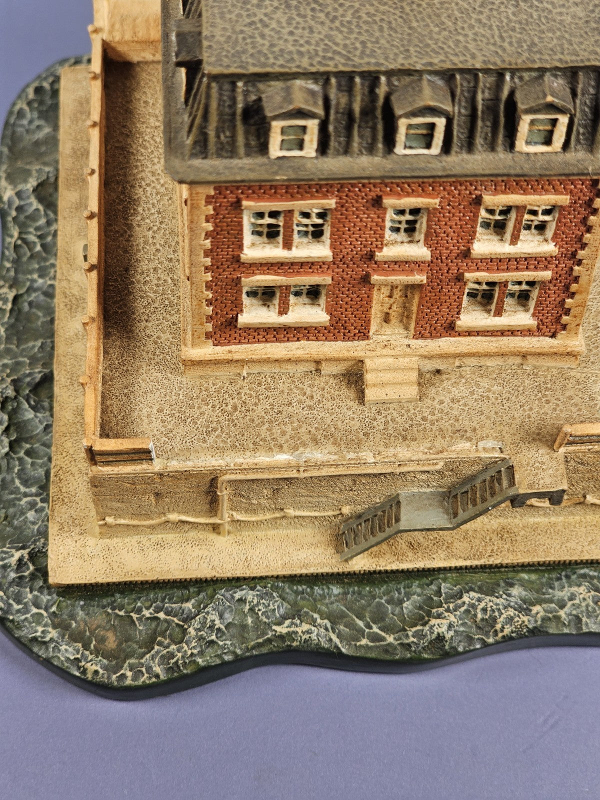 Danbury Mint Historic American Lighthouses II- New London Ledge Lighthouse, CT