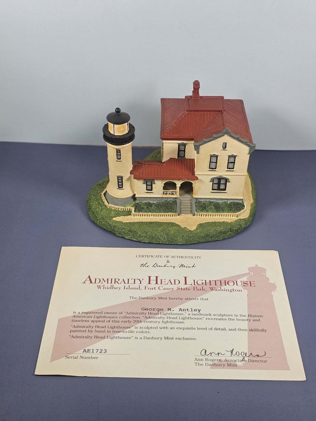 Admiralty Head Lighthouse Danbury Mint Lighthouses 1992  Whidbey Island WA