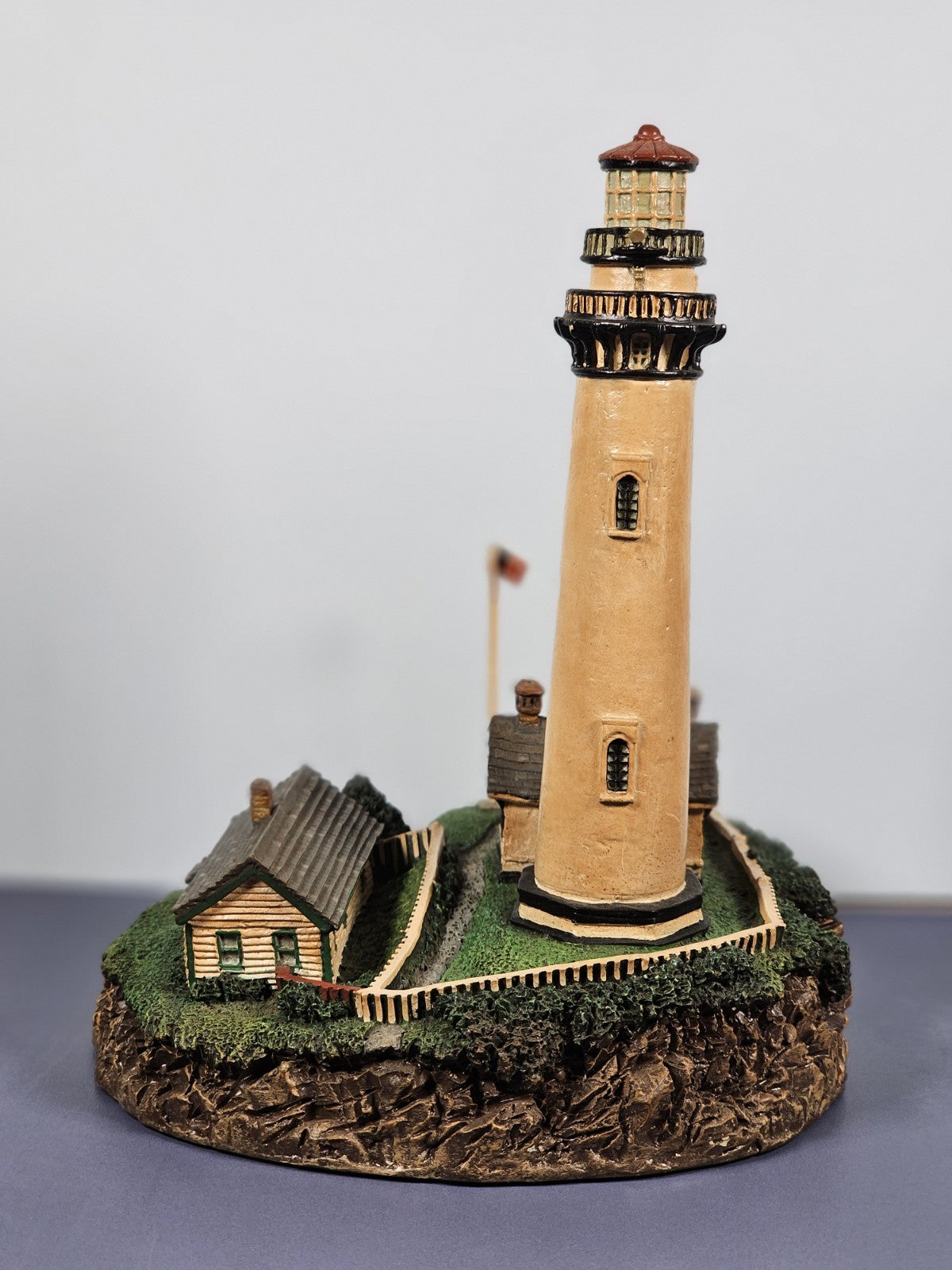 Danbury Mint Pigeon Point Lighthouse Sculpture Beacon By The Sea With COA