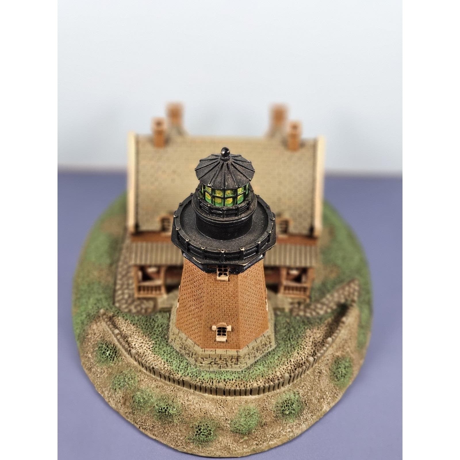 Danbury Mint Block Island Lighthouse Figurine COA 7 Inch Base