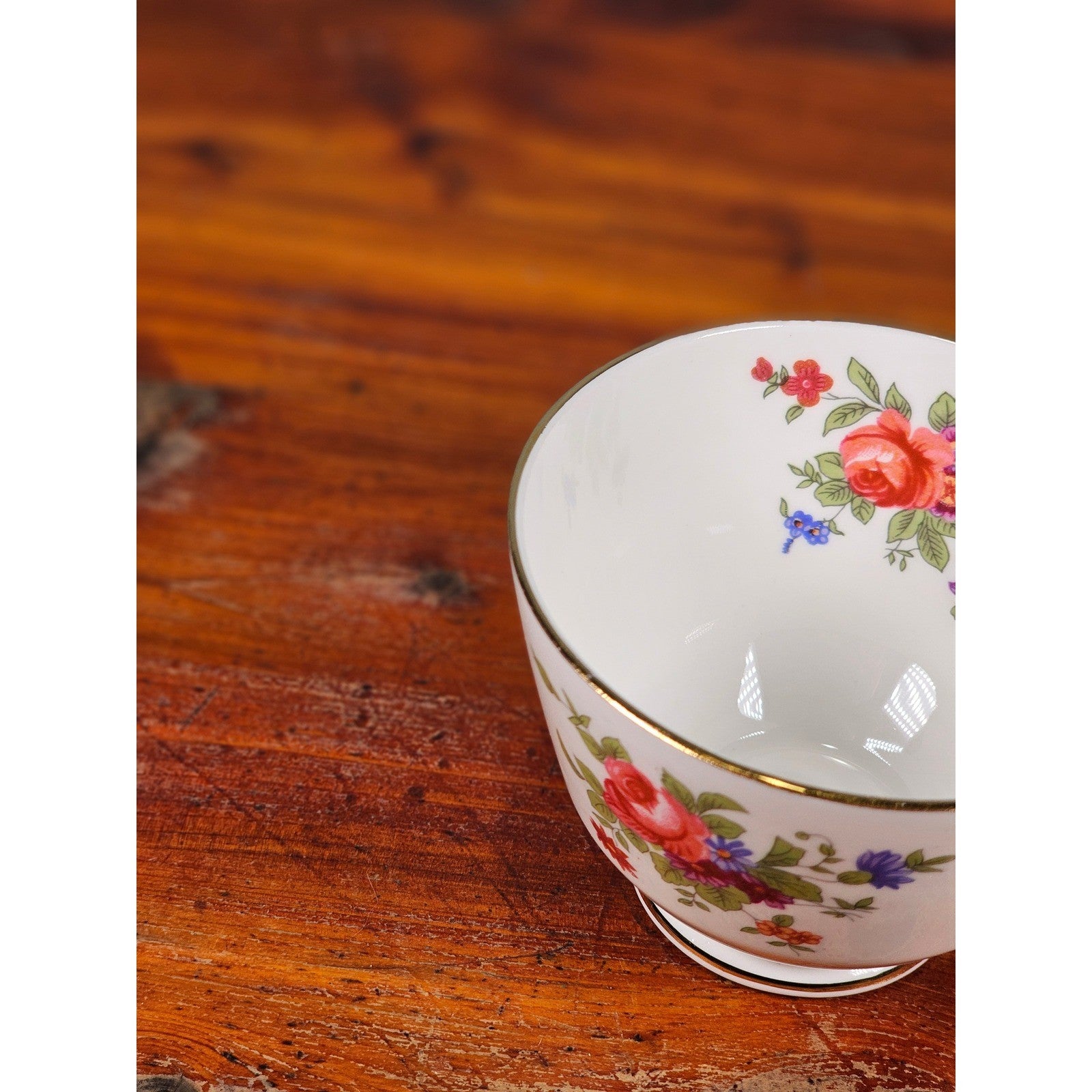 Royal Victoria Fine Bone China Floral Tea Cup Gold Rim England Vintage