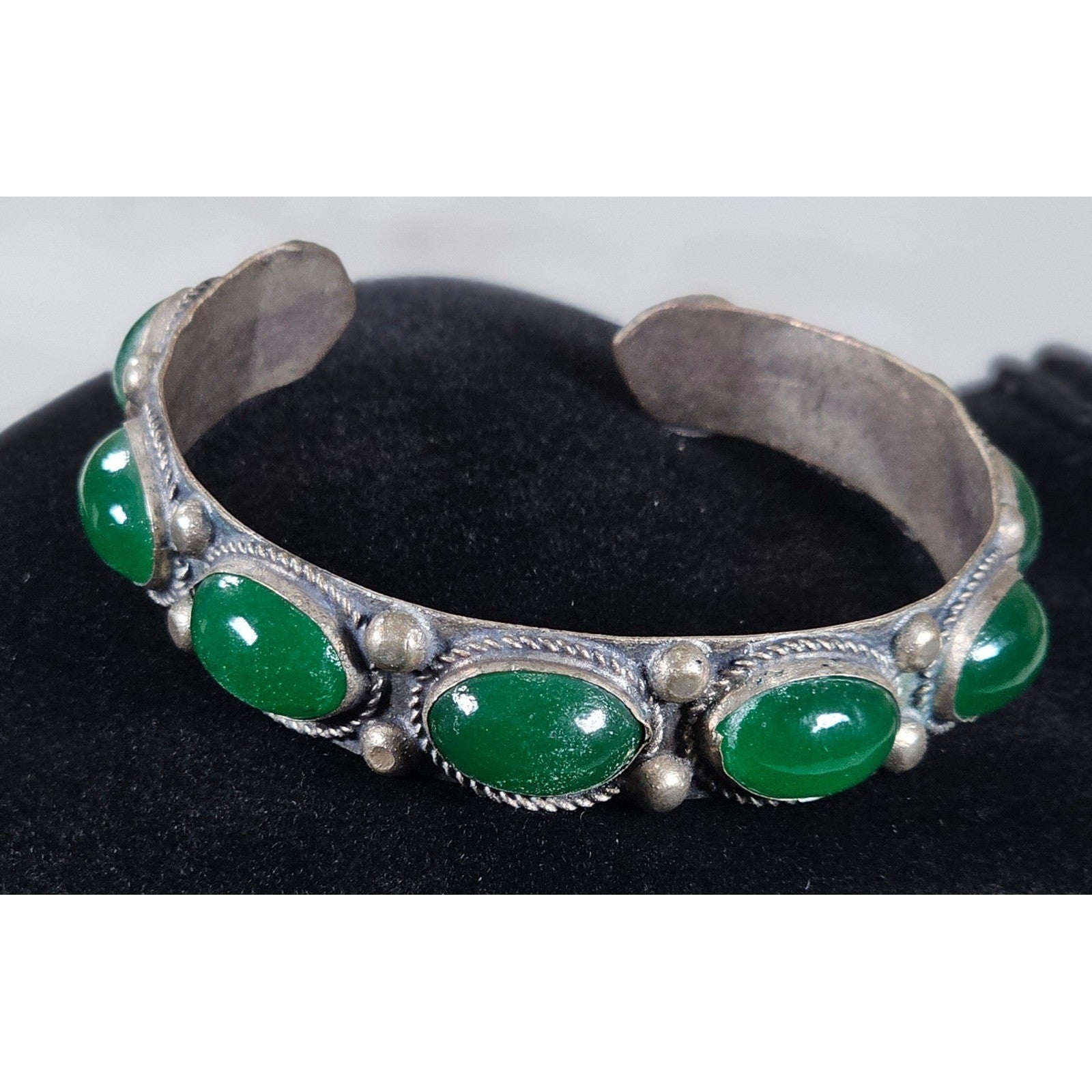 Vintage Green Cabochon Cuff Bracelet Silver Tone Boho Statement