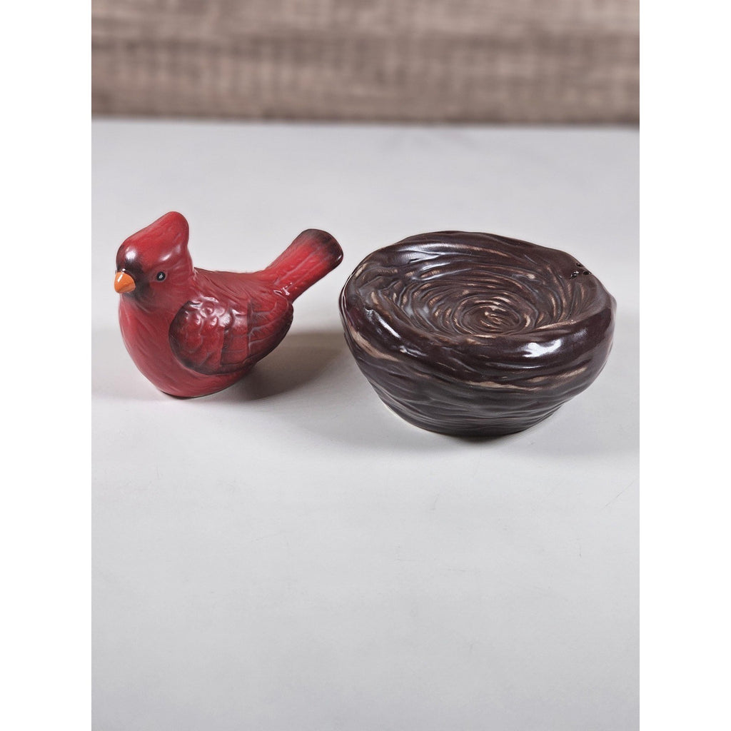 Cardinal Bird Salt Pepper Shakers Nest Set Ceramic Vintage