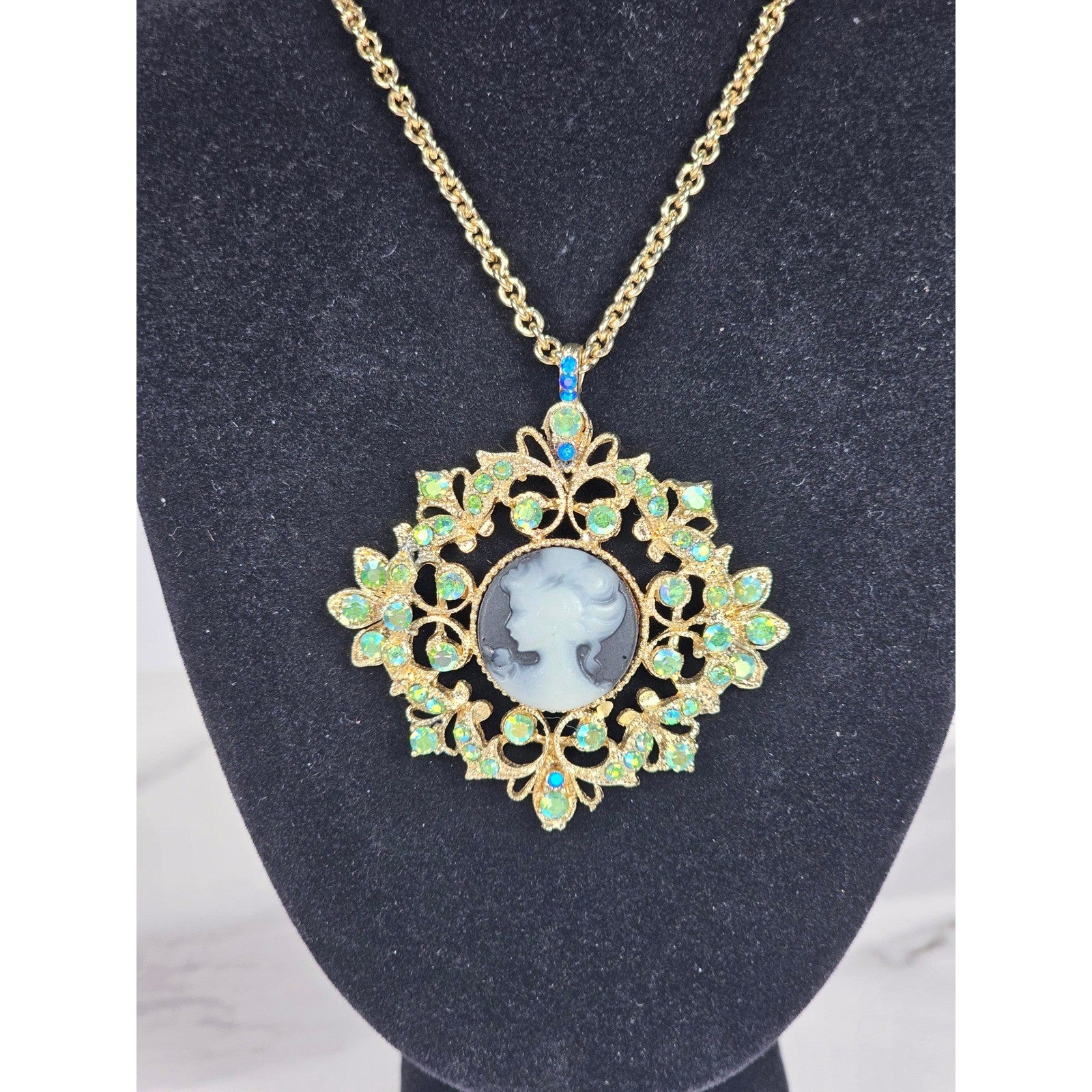 Vintage Cameo Pendant Necklace Gold Tone Aurora Borealis Rhinestones