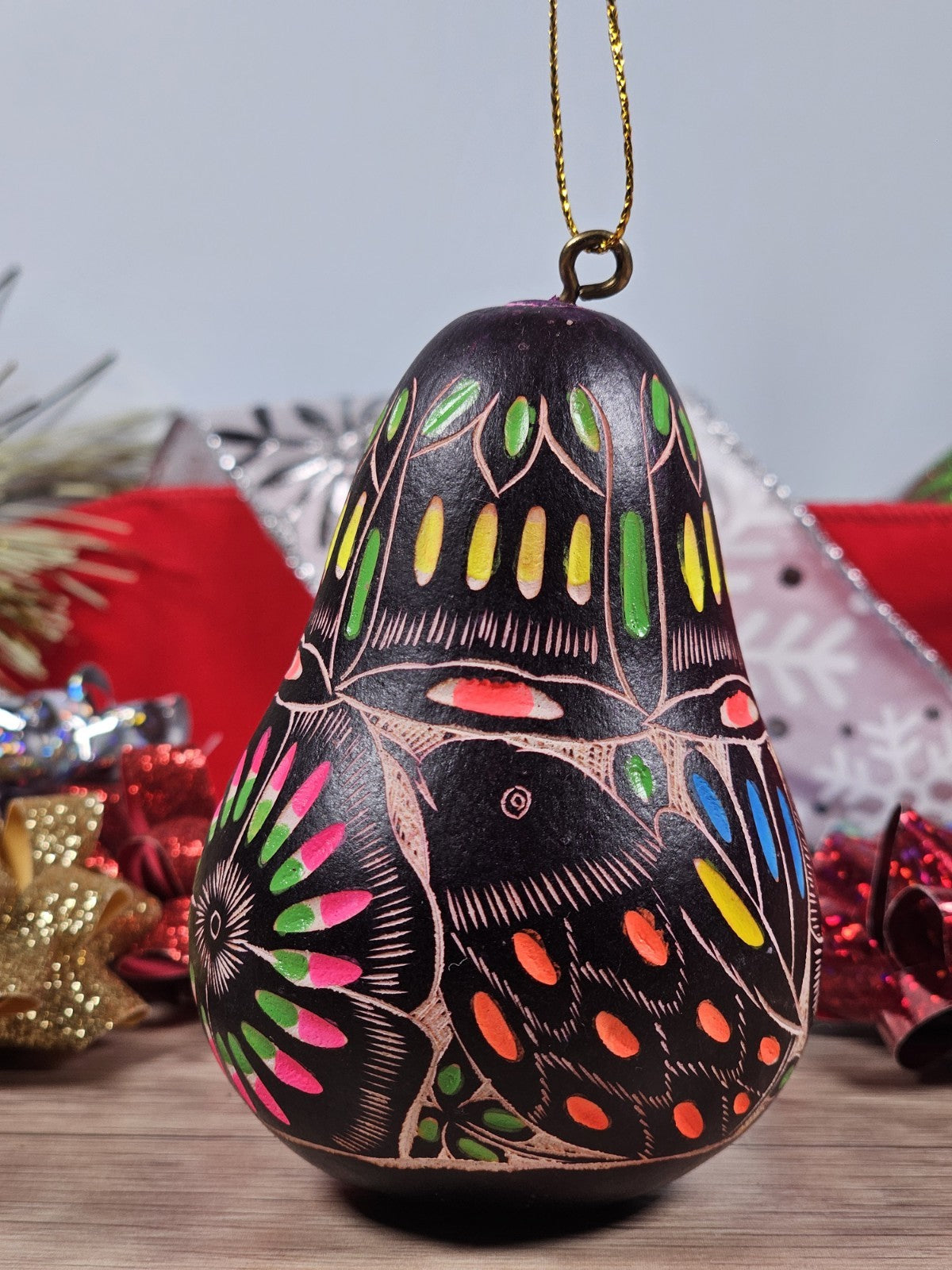 3.5″ Lucuma Bird Ornament | Hand-Carved Painted Gourd Peru Folk Art