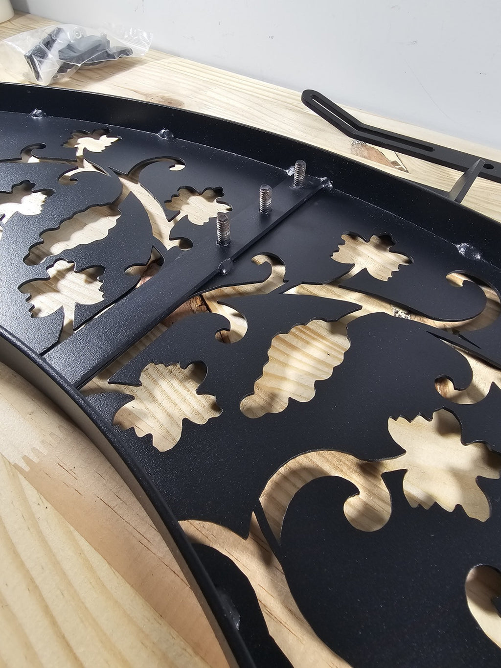 Floral Design Iron Tabletop Stand For Garden Pots Heavy & Durable Black Finish W