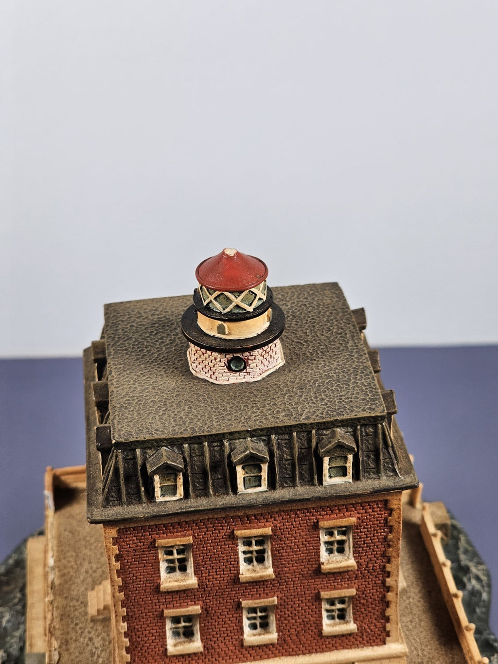 Danbury Mint Historic American Lighthouses II- New London Ledge Lighthouse, CT