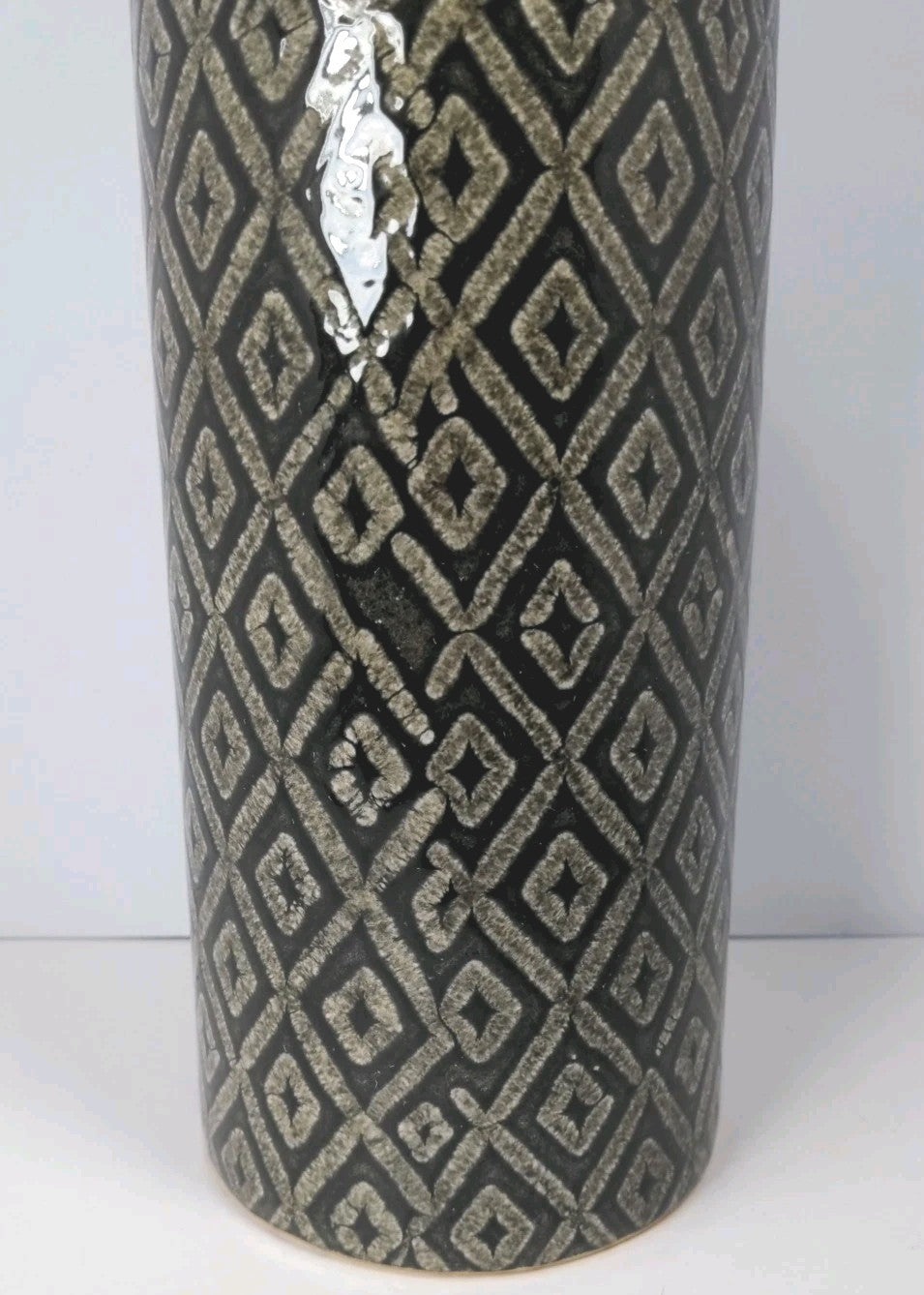 15½″ Black & White Diamond Pattern Glass Vase – Tall Statement Piece