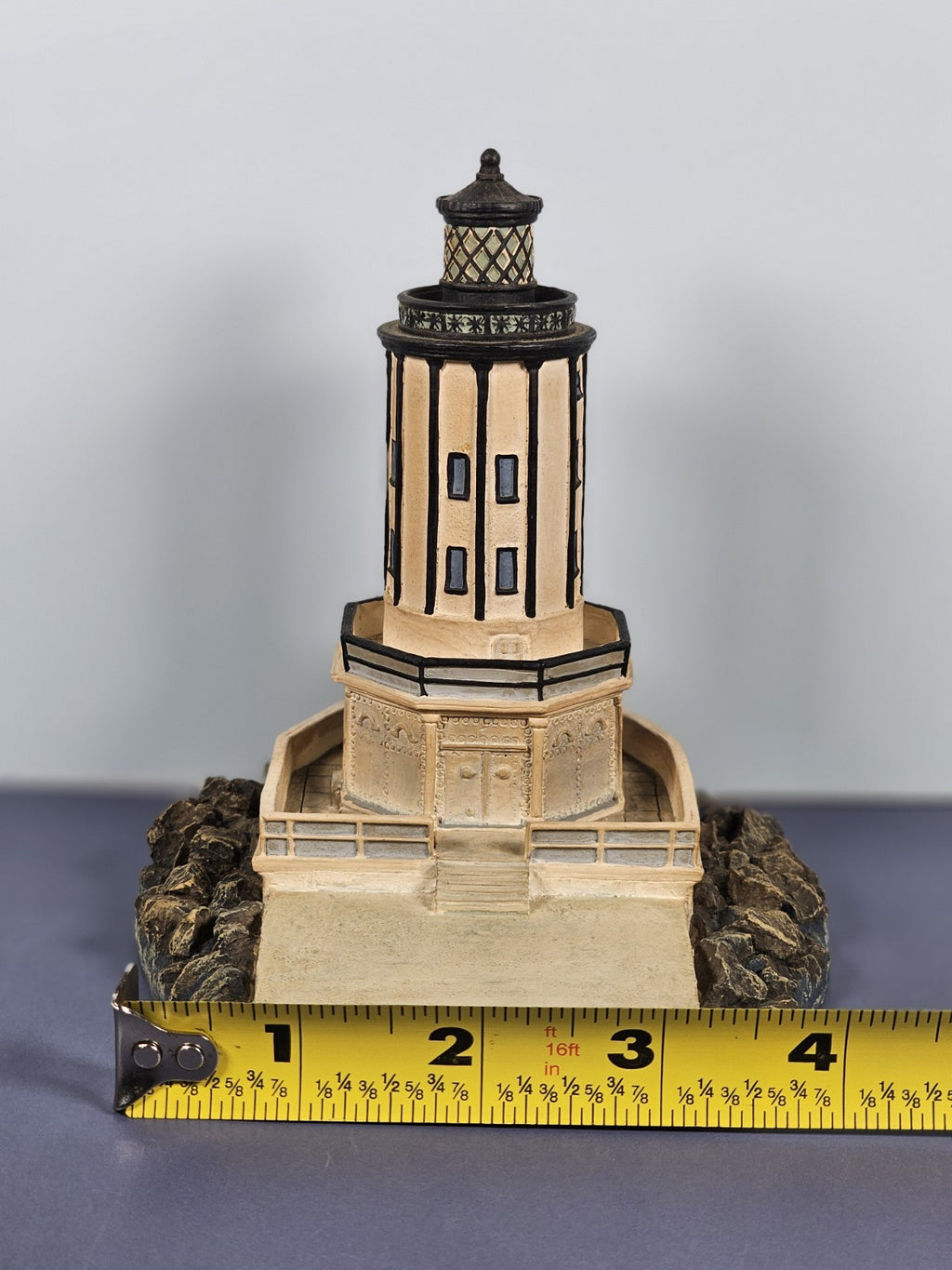 Danbury Mint Los Angeles Harbor Light, CA. BEACONS BY THE SEA LIGHTHOUSE