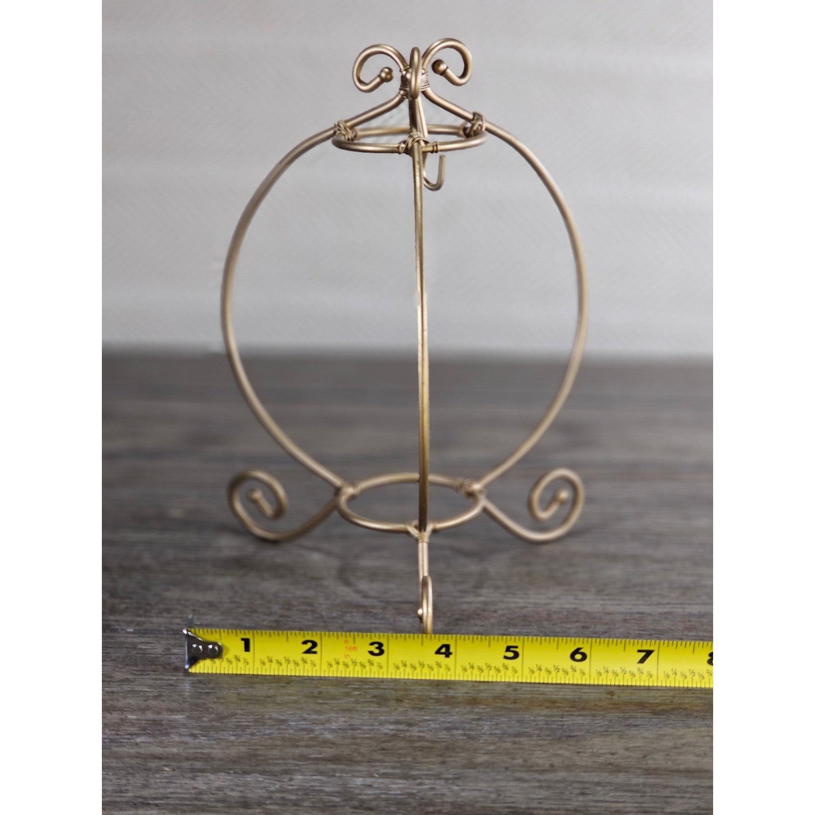 Vintage Gold Tone Wire Ornament Holder Display Stand 9x6.5 Decor