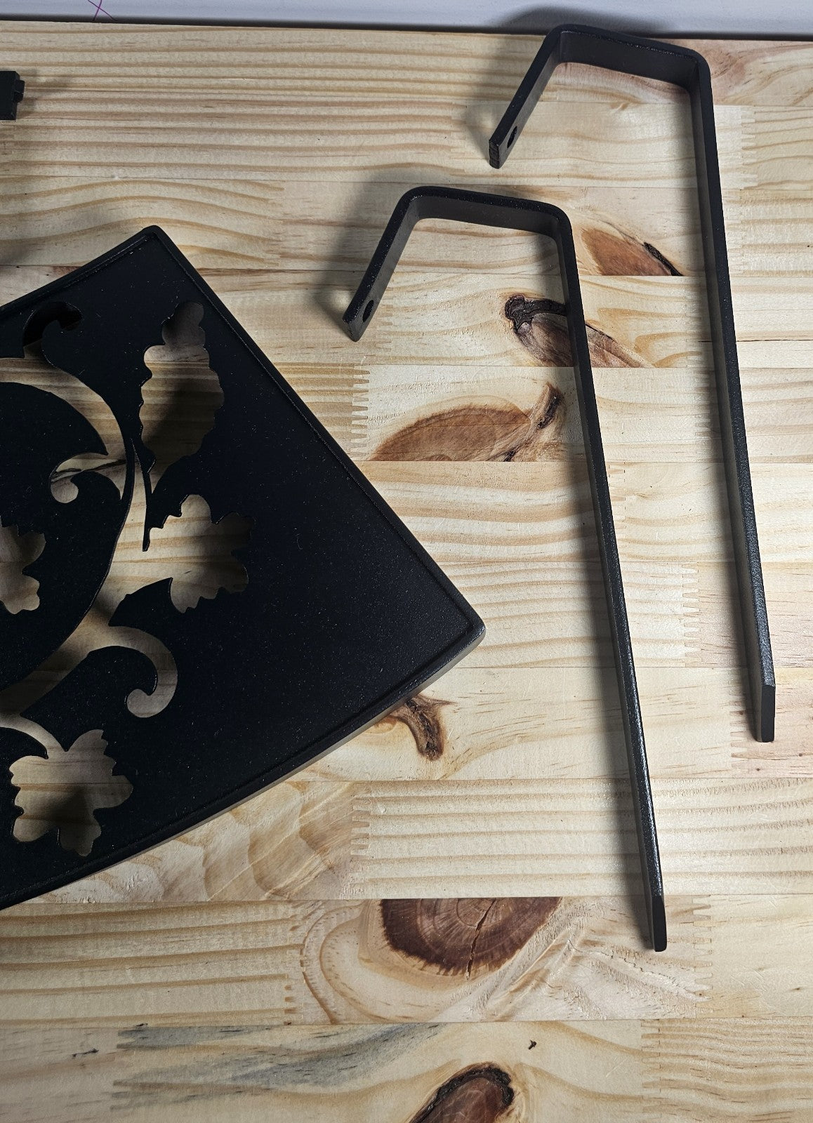 Floral Design Iron Tabletop Stand For Garden Pots Heavy & Durable Black Finish W