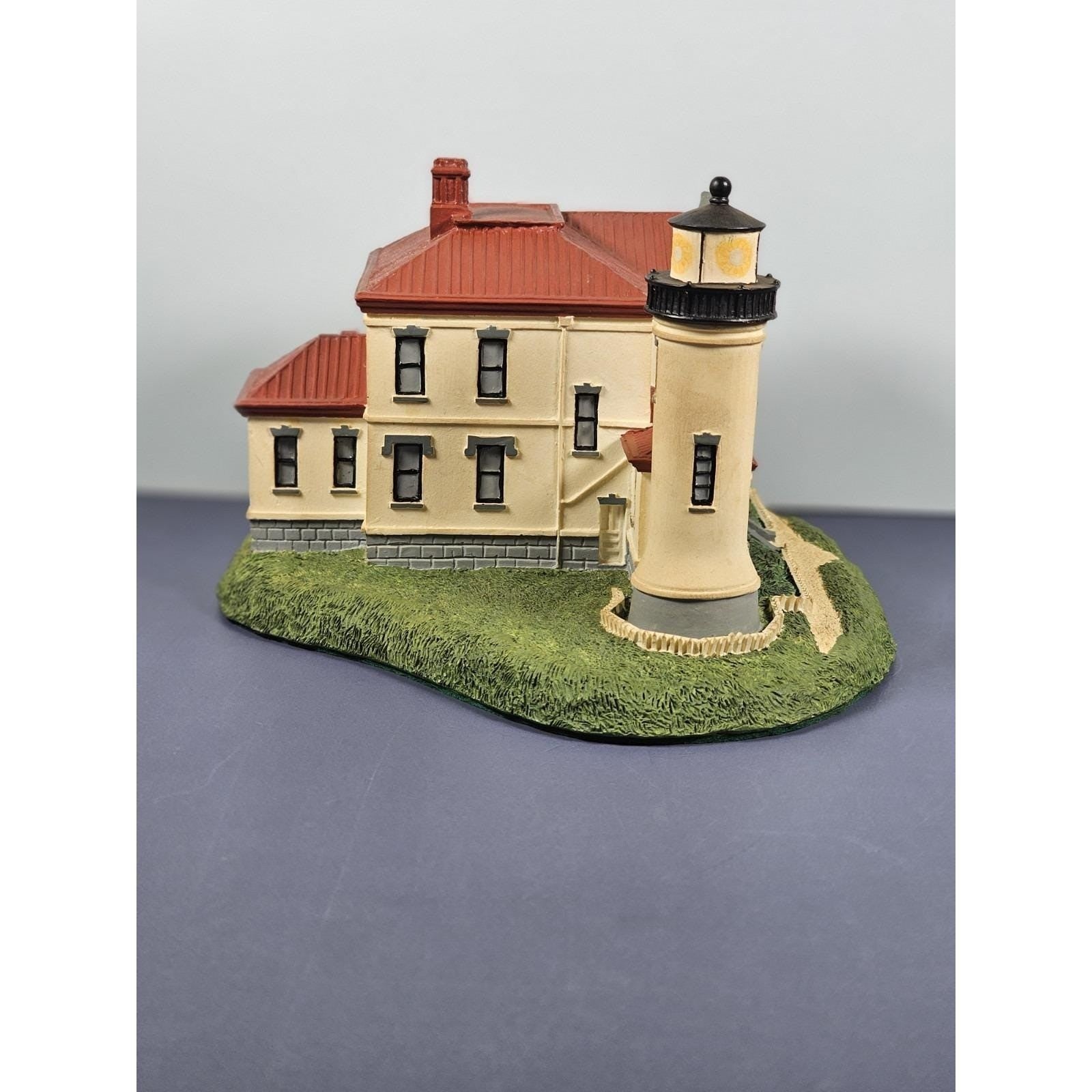 Danbury Mint Admiralty Head Lighthouse 1992 COA Coastal Decor