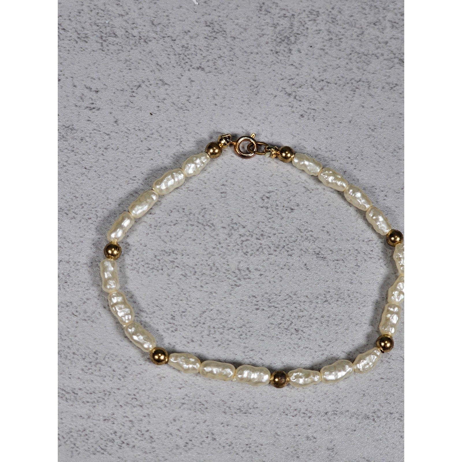 Vintage Pearl-Style Beaded Bracelet with Gold-Tone Accents