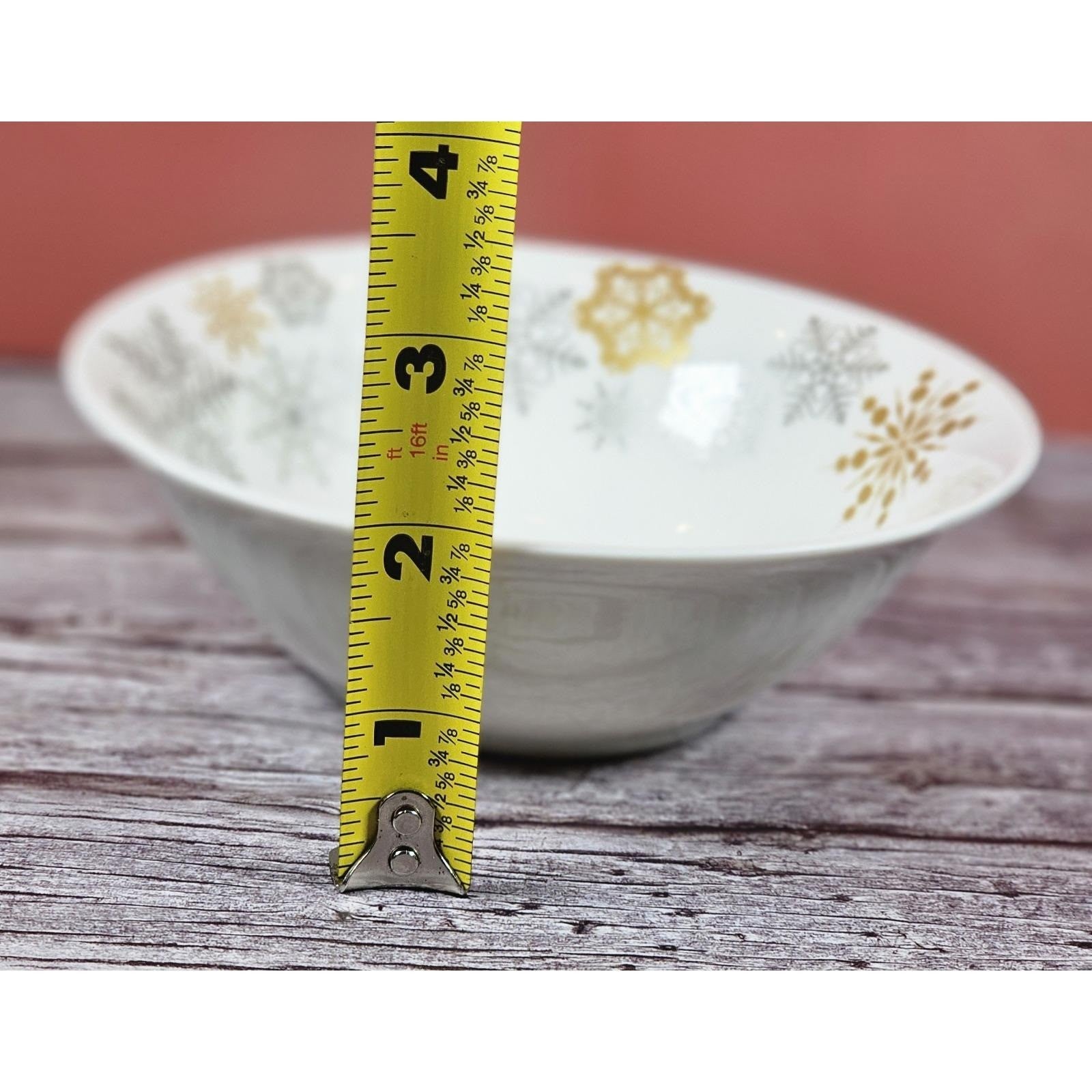 Vintage Holiday Christmas Cereal Bowl Snowflake Ceramic 6 Inch