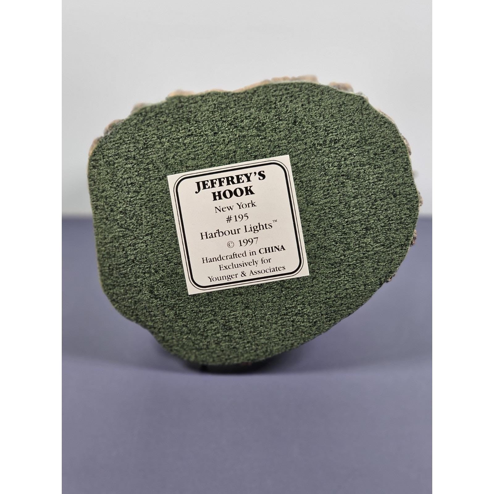 Harbour Lights Jeffreys Hook Lighthouse 1997 w/ COA