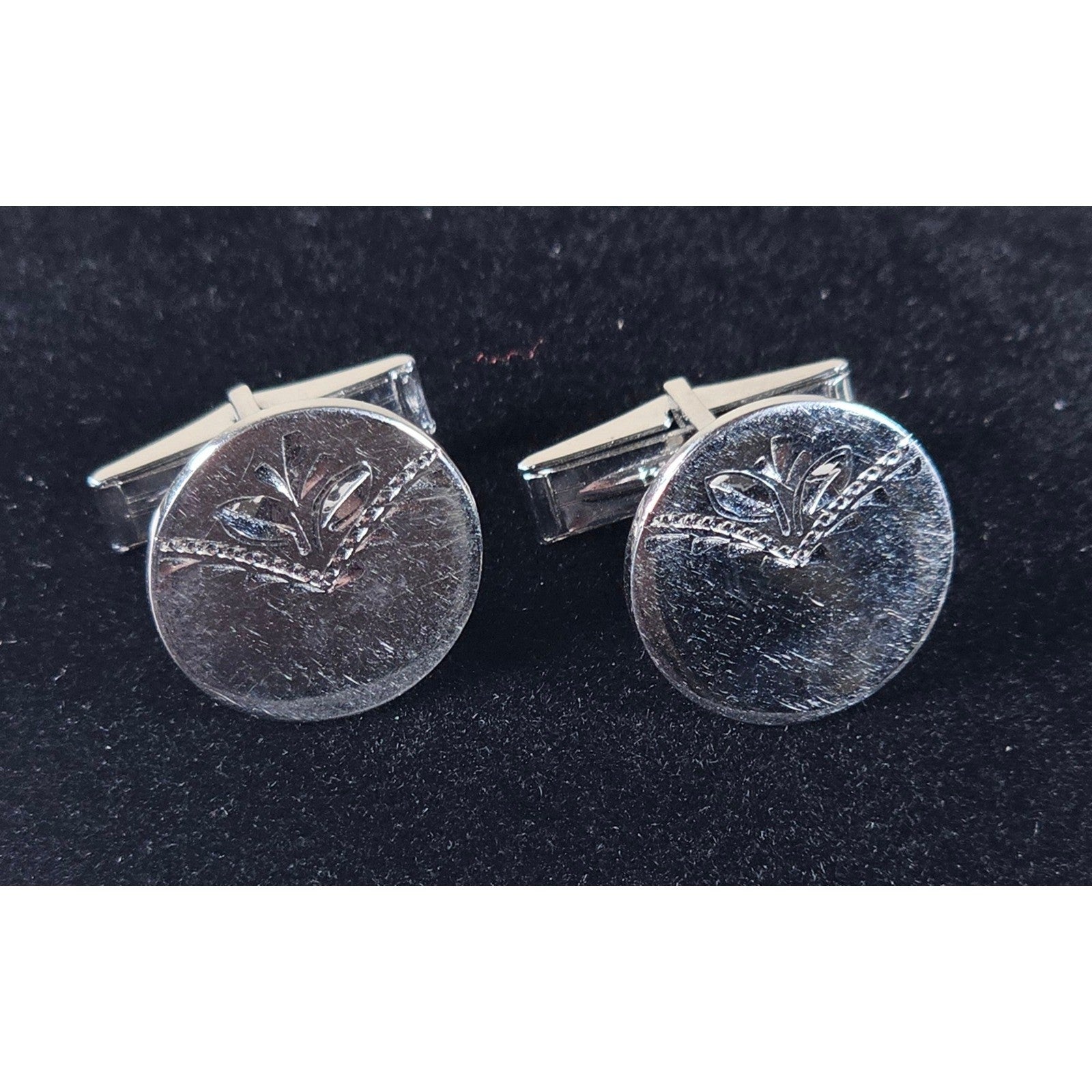 Vintage Silver Tone Round Cufflinks Leaf Engraved Design
