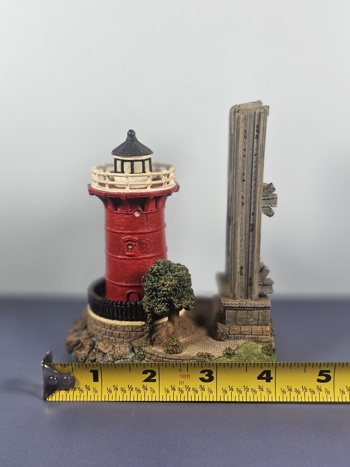 Vintage Harbour Lights #195 Jeffrey's Hook Lighthouse, New York -1997 - COA