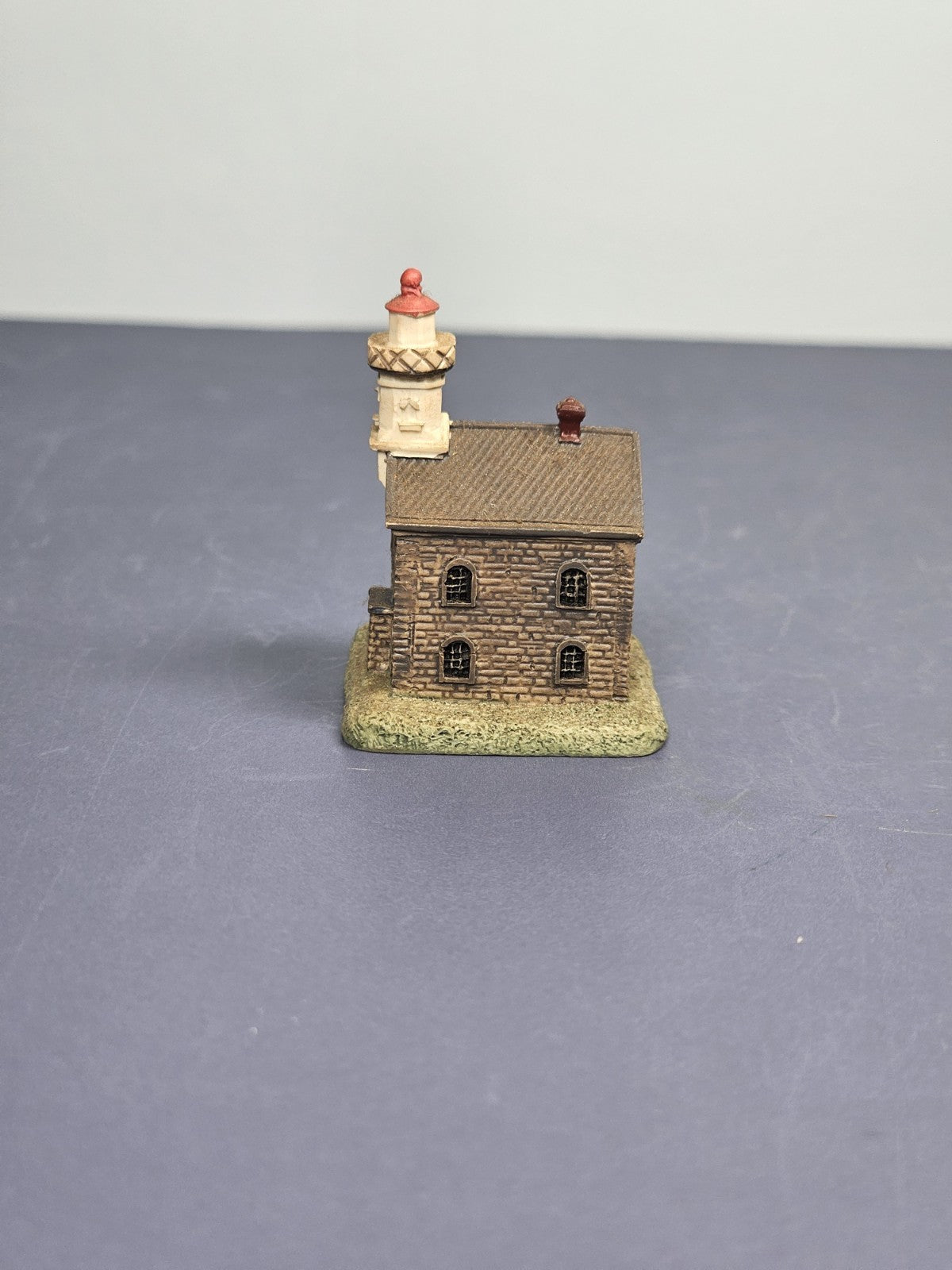 Lenox Miniature Lighthouse Thimble Figurine Great Captain Island Lighthouse CT