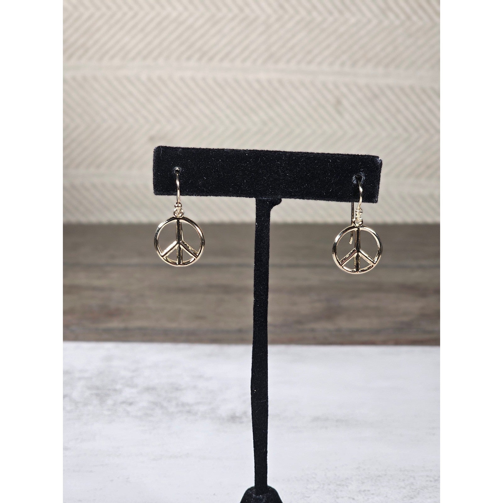 Vintage Gold Tone Peace Sign Dangle Earrings Boho Retro Jewelry