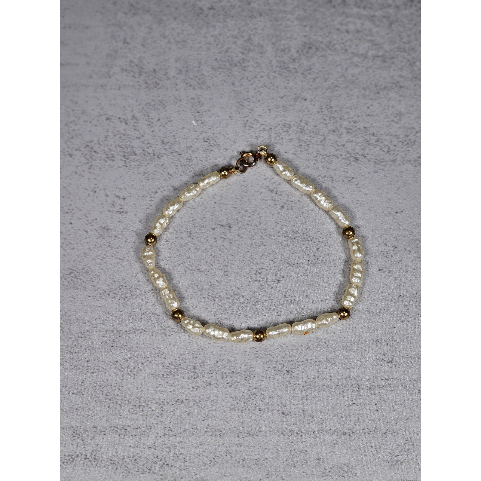 Vintage Pearl-Style Beaded Bracelet with Gold-Tone Accents