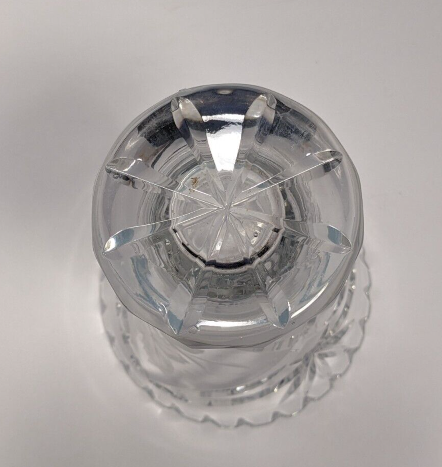 Heavy 7″ Crystal Vase with Etched Grape Cluster & Star Base – Elegant Vintage