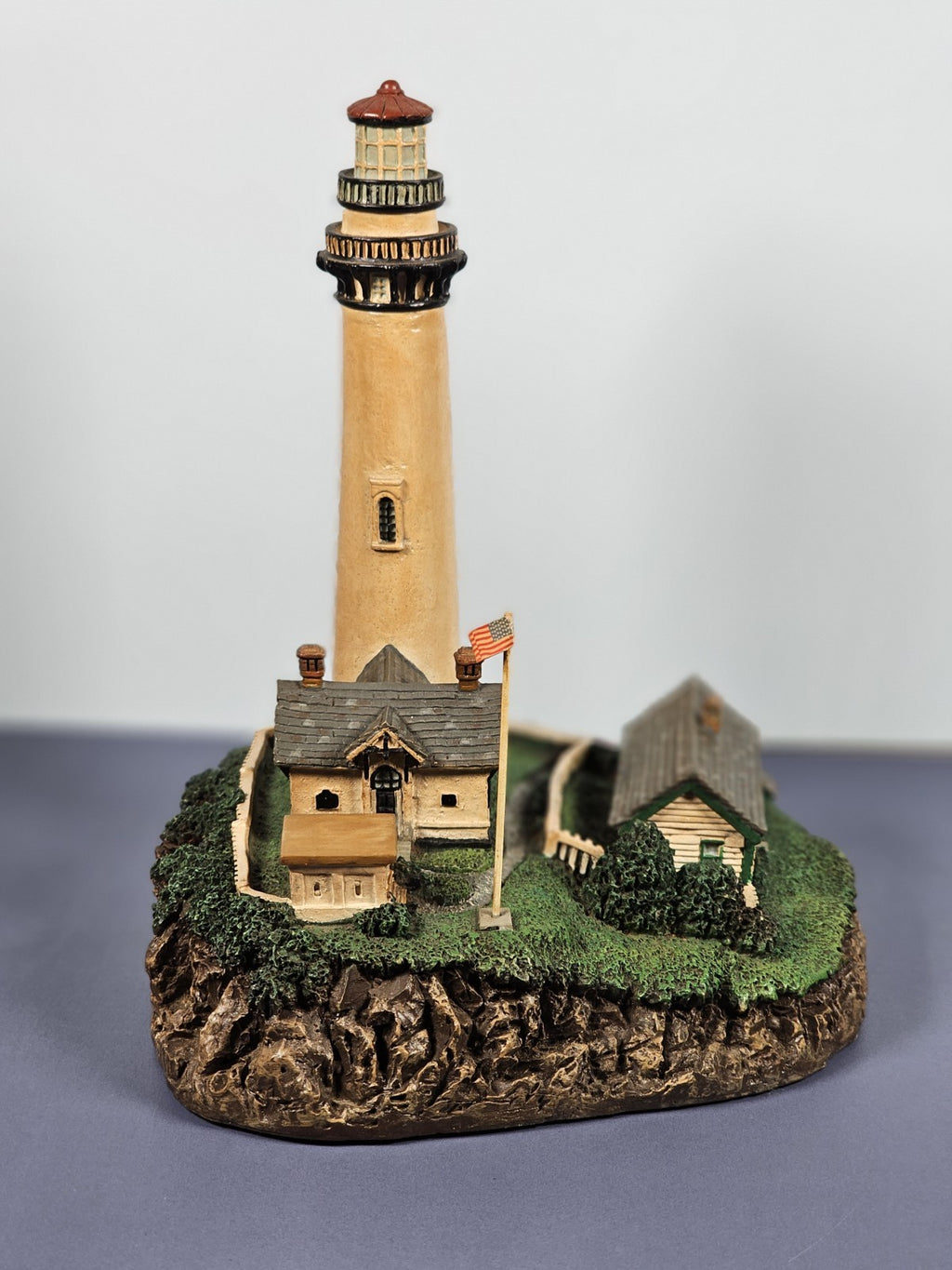Danbury Mint Pigeon Point Lighthouse Sculpture Beacon By The Sea With COA