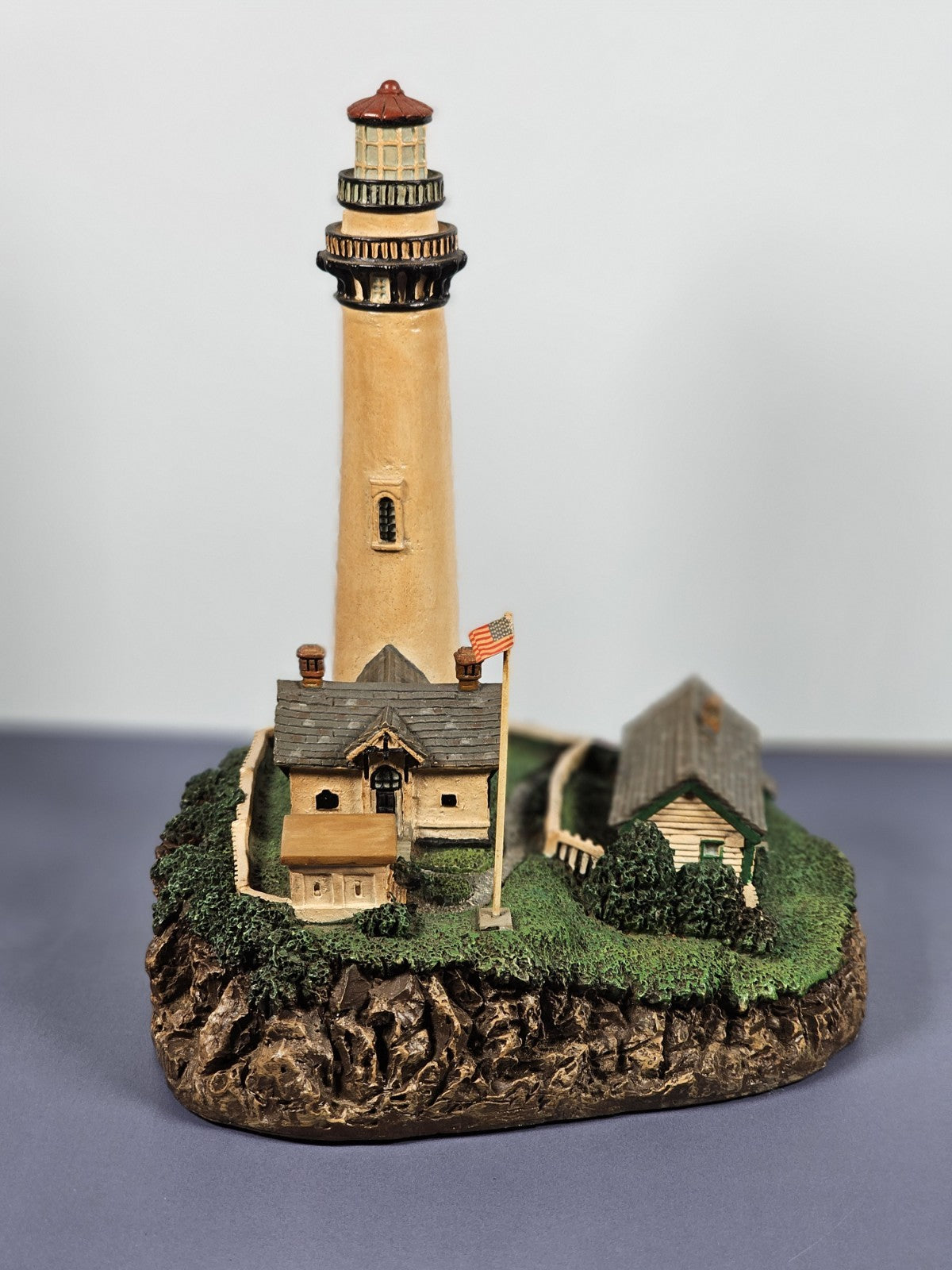 Danbury Mint Pigeon Point Lighthouse Sculpture Beacon By The Sea With COA