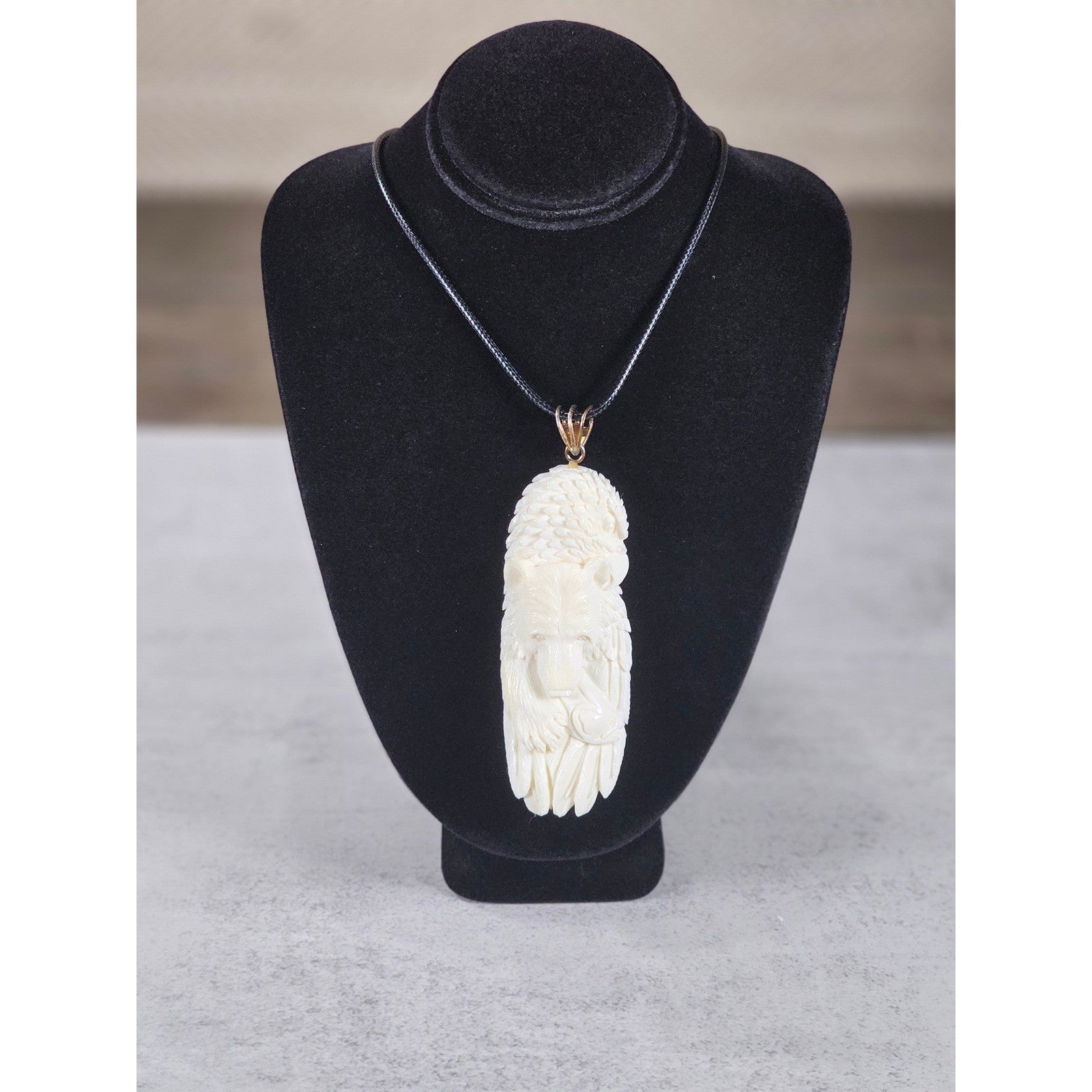 Vintage Carved Buffalo Lion Eagle Wolf Pendant Necklace