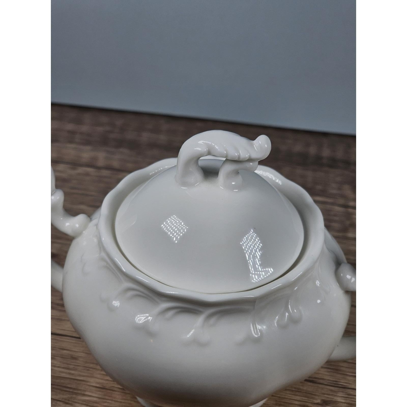 Vintage Peppertree Tabletops Porcelain Sugar Bowl with Lid