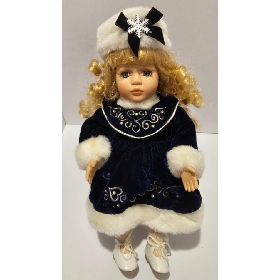 Vintage Porcelain Doll Lisa Musical Animated Holiday Collector Doll