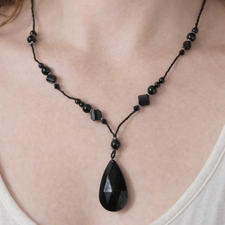 Vintage Black Faceted Teardrop Pendant Beaded Necklace