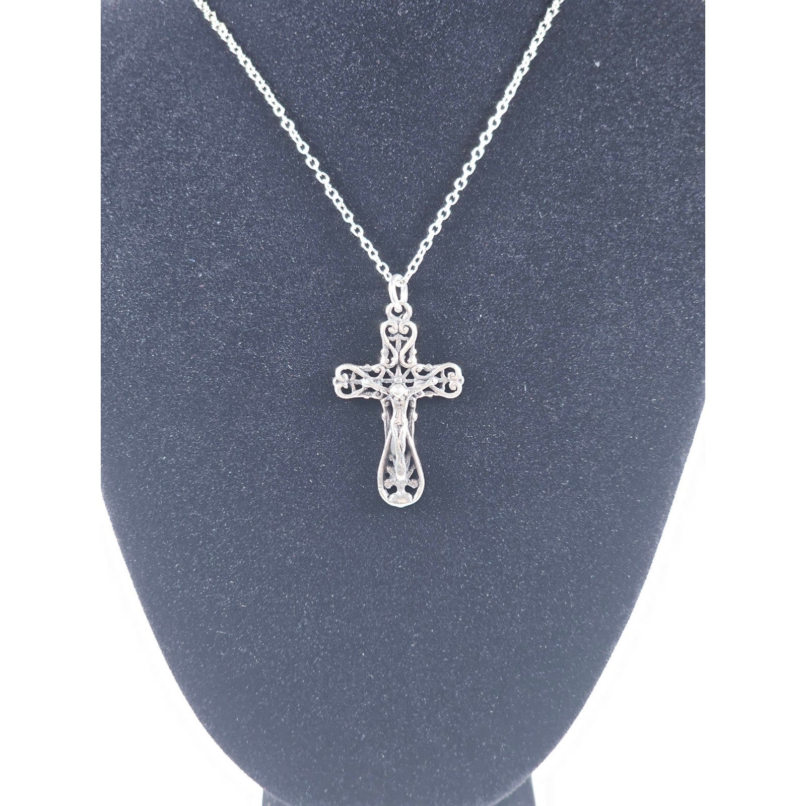 Vintage Silver Tone Filigree Crucifix Necklace Christian Cross