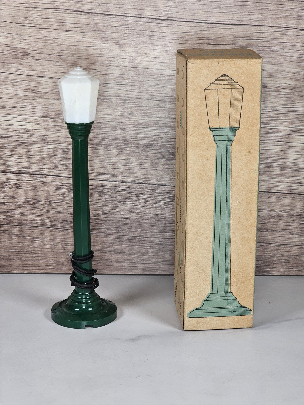 Colber Manufacturing Boulevard Lamp with Lit Globe & Original Box Not Tested