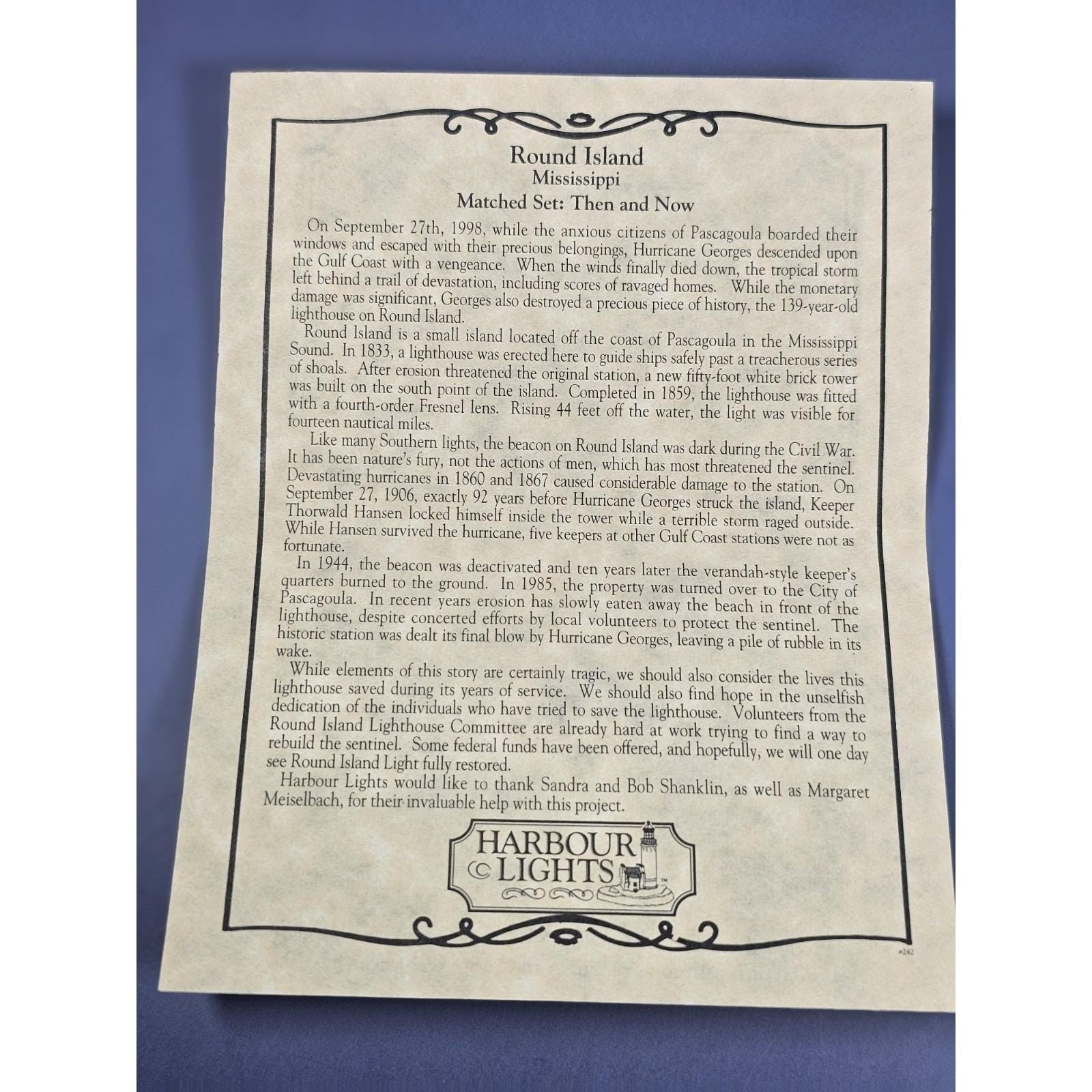 Harbour Lights Round Island Lighthouse 2000 #242 w/ COA