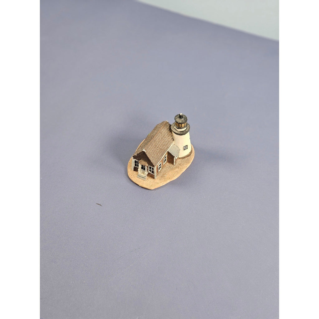Vintage Lighthouse Thimble Miniature Coastal Souvenir – Chipped Roof