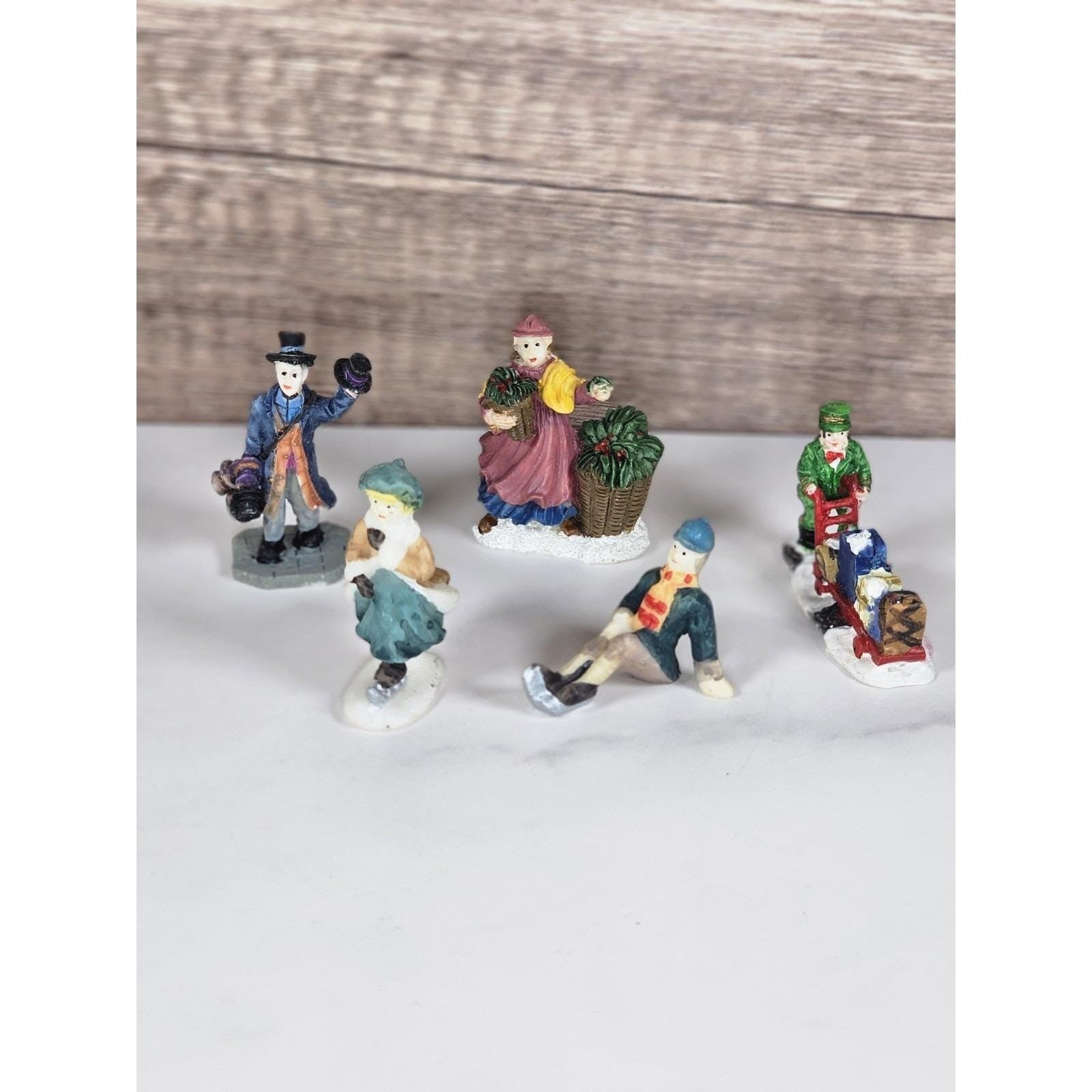 Vintage Christmas Village Miniature Figurines Set of 5 Polystone