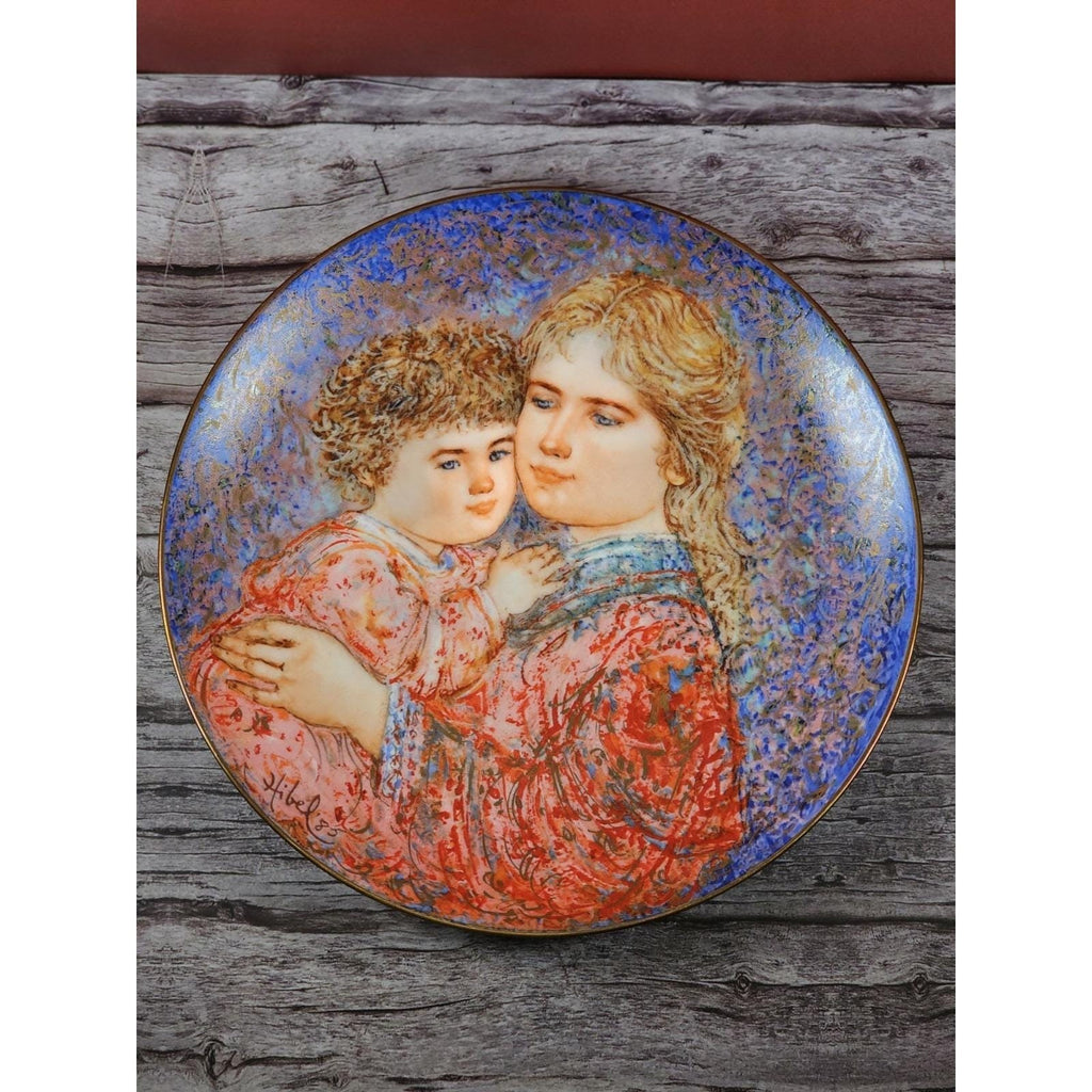 1985 Edna Hibel Mother and Child Plate "Erica & Jamie" Knowles 8.5"