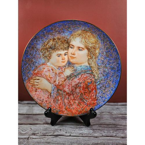 1985 Edna Hibel Mother and Child Plate "Erica & Jamie" Knowles 8.5"