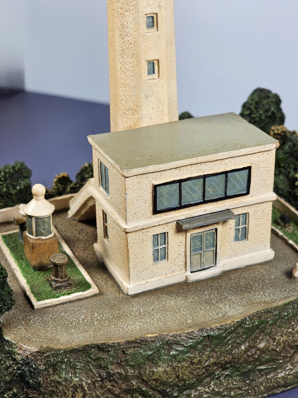 Danbury Mint Kan Non Zaki Lighthouse Sculpture Japan Collection W/ COA